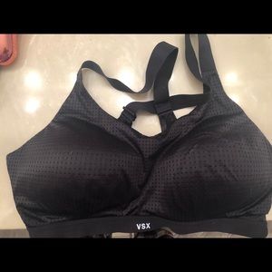 Black Victoria secret sports bra size 36DD